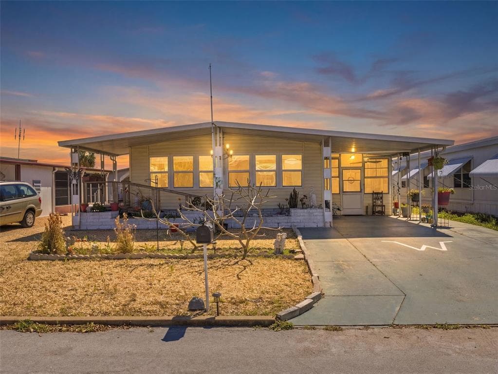 7402 CASCADE DRIVE HUDSON, FL 34667