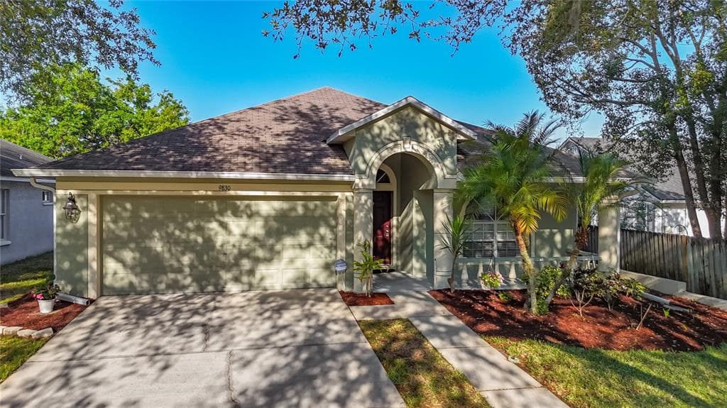 9830 WHITE BARN WAY RIVERVIEW, FL 33569