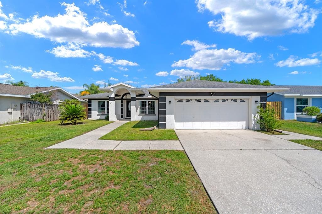 1916 CLOVERDALE COURT LUTZ, FL 33549
