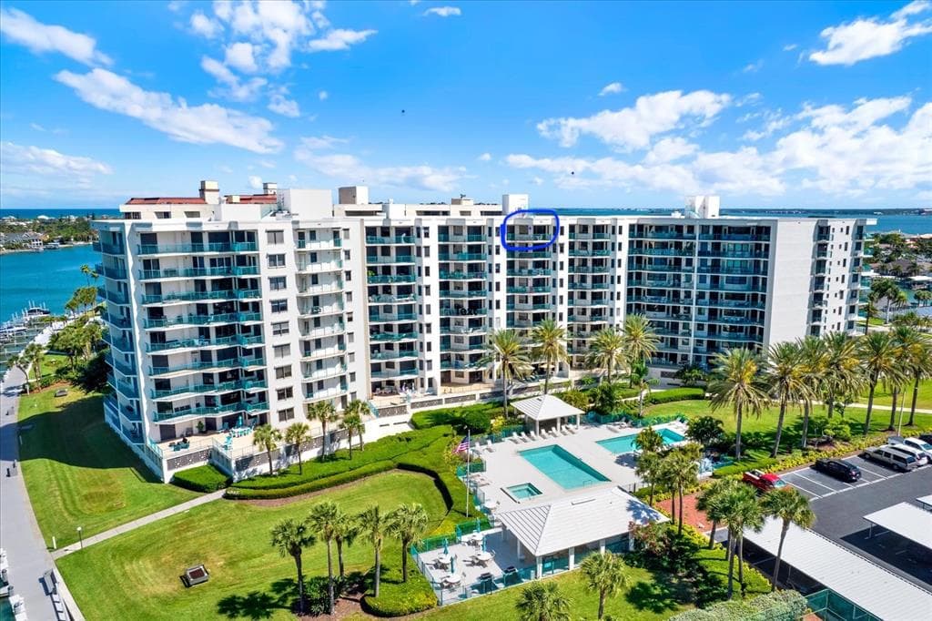 670 ISLAND WAY UNIT 1006