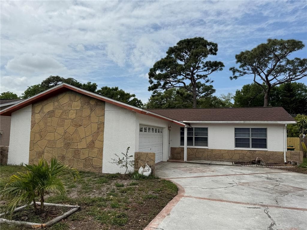 2074 DODGE STREET CLEARWATER, FL 33760