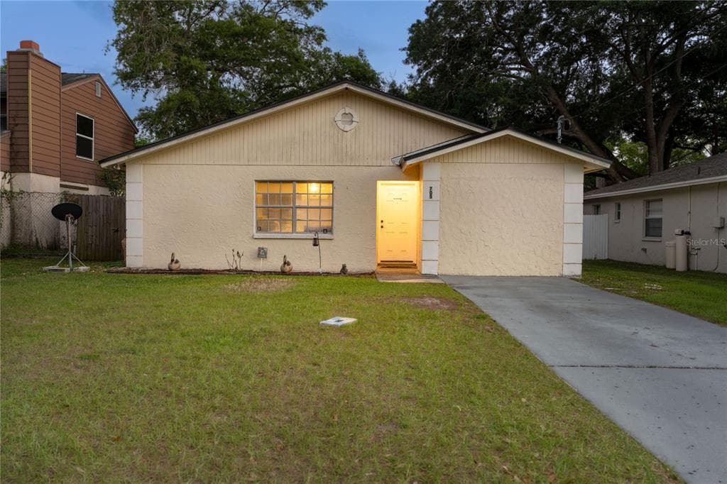 4705 SERENA DRIVE TAMPA, FL 33617
