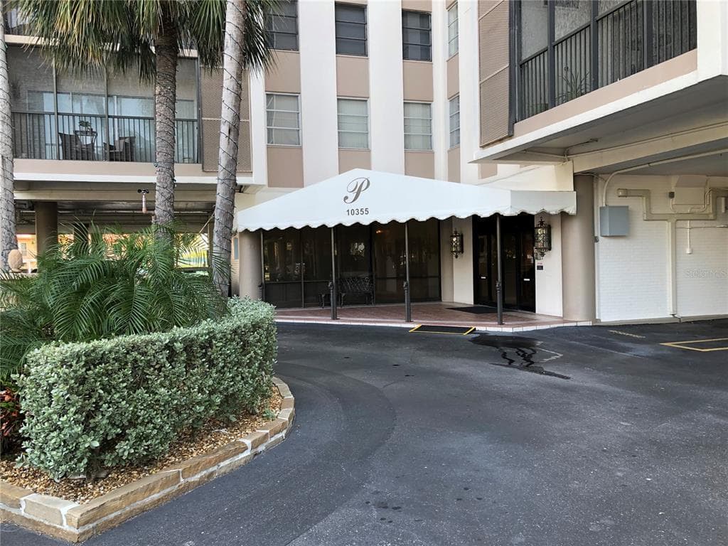 10355 PARADISE BOULEVARD UNIT 414 TREASURE ISLAND, FL 33706