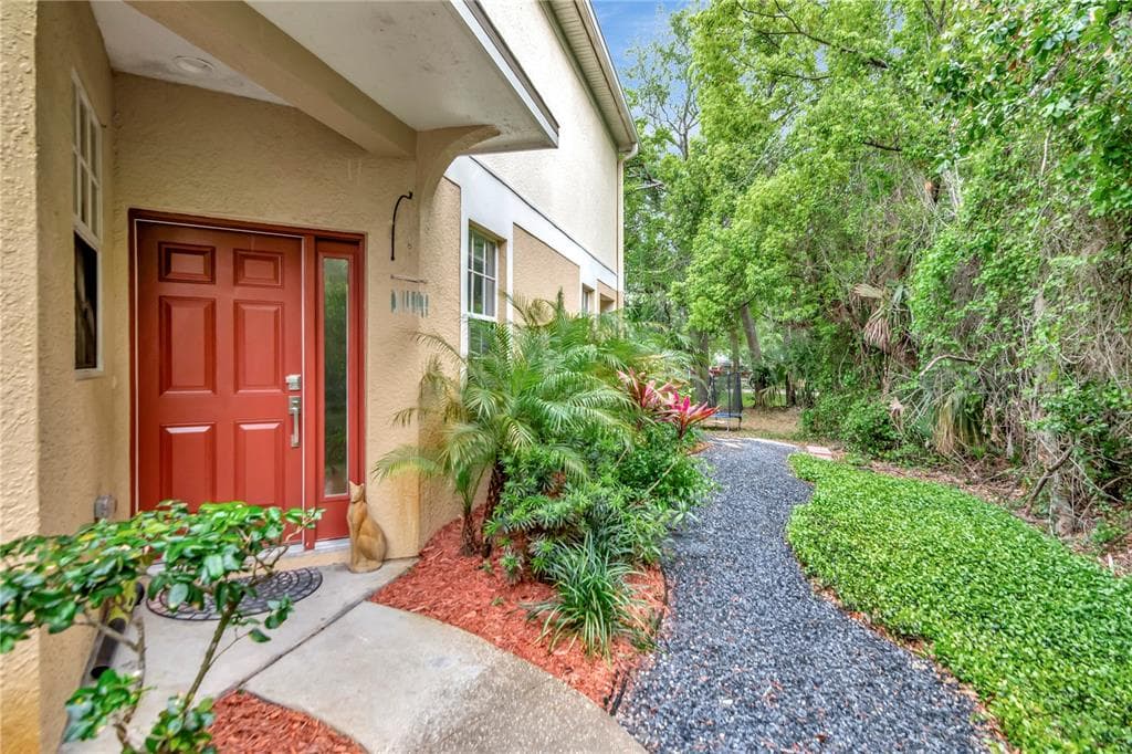 1992 FIESTA RIDGE COURT TAMPA, FL 33604