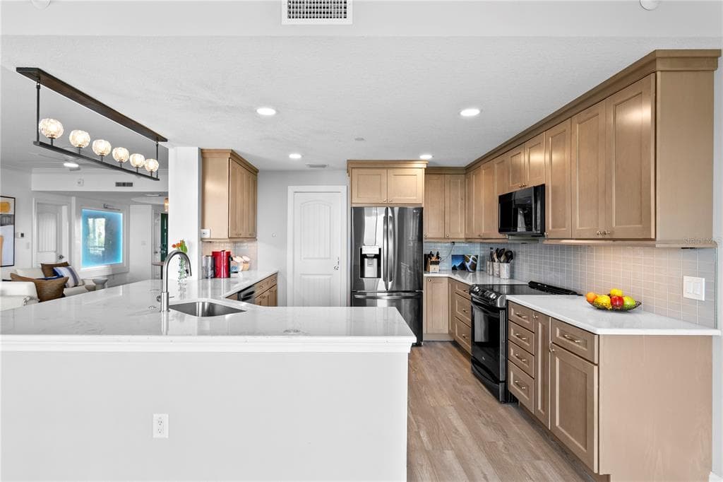 4780 DOLPHIN CAY LANE S UNIT 404 ST PETERSBURG, FL 33711