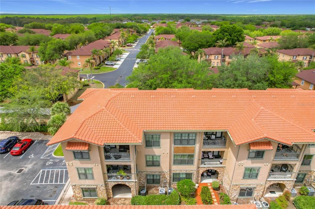 910 CHARO PARKWAY UNIT 311 DAVENPORT, FL 33897