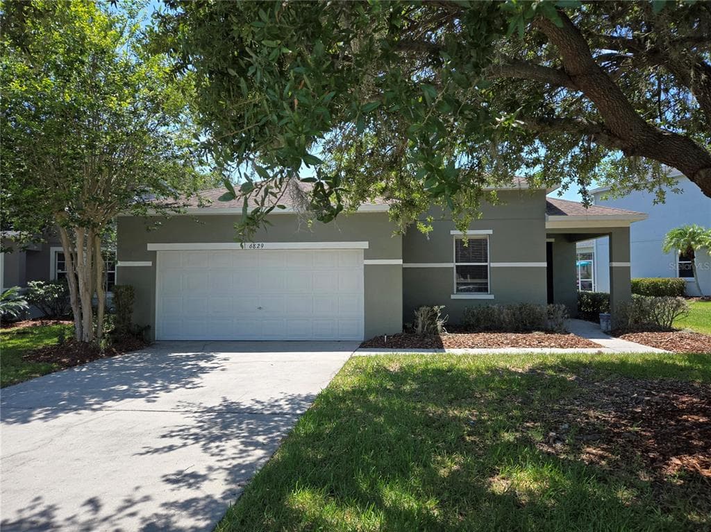 6829 LAKE EAGLEBROOKE DRIVE LAKELAND, FL 33813