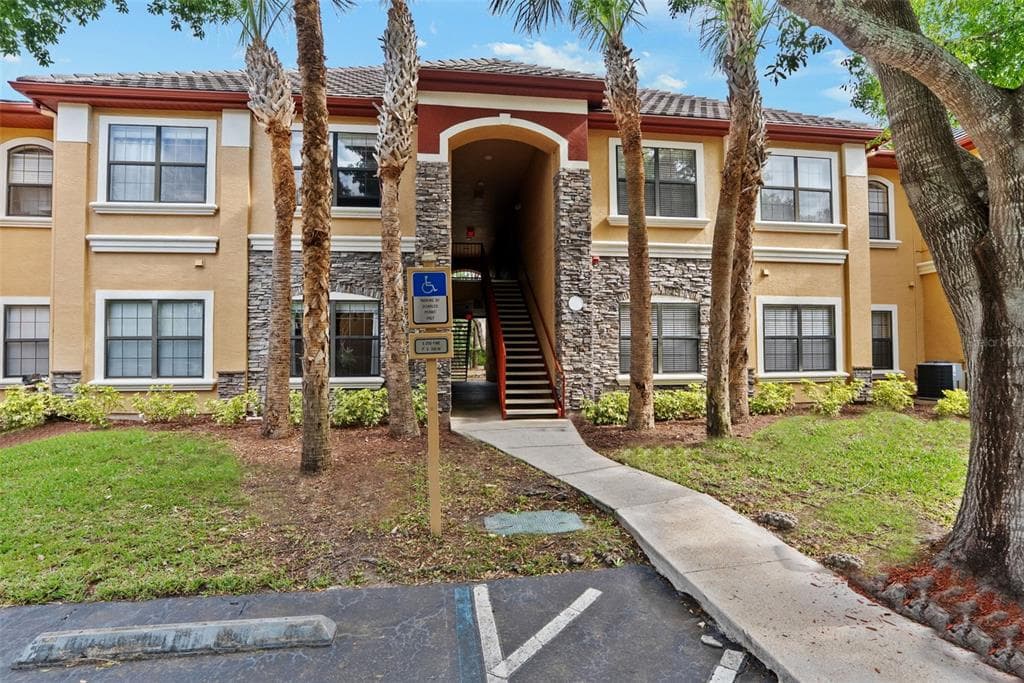 2141 PORTOFINO PLACE UNIT 2826 PALM HARBOR, FL 34683