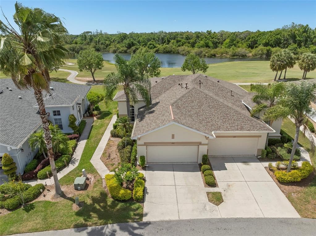 1242 LYNDHURST GREENS DRIVE UNIT 0 SUN CITY CENTER, FL 33573