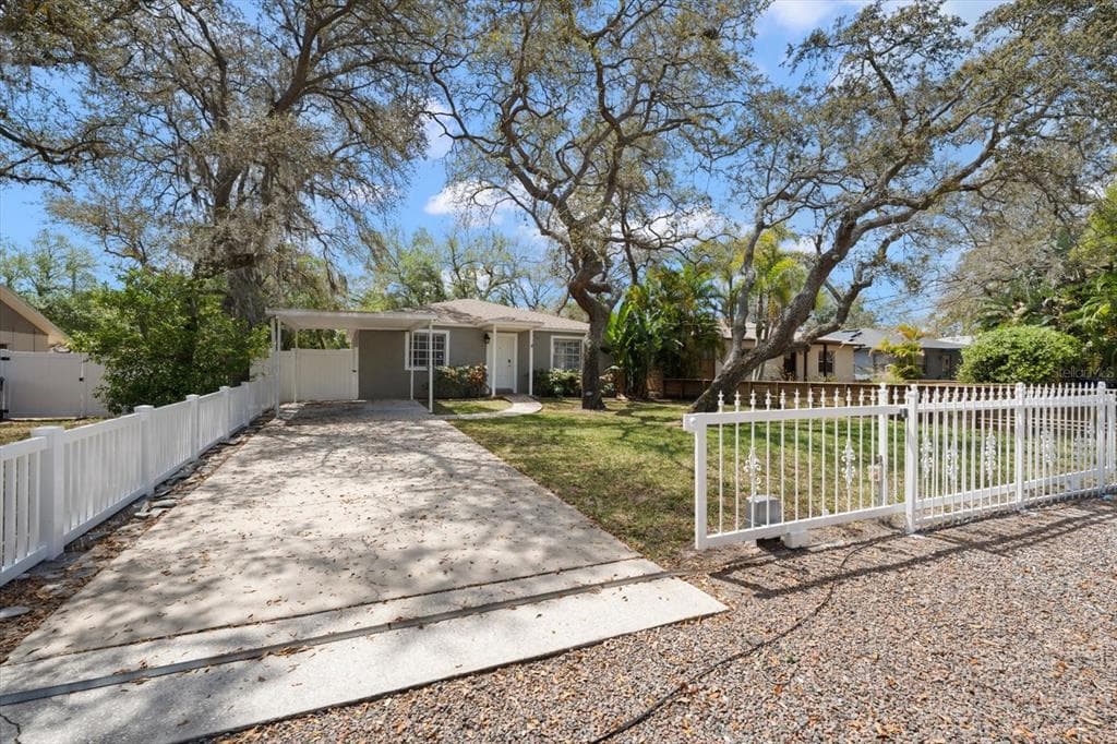 3128 W VARN AVENUE TAMPA, FL 33611