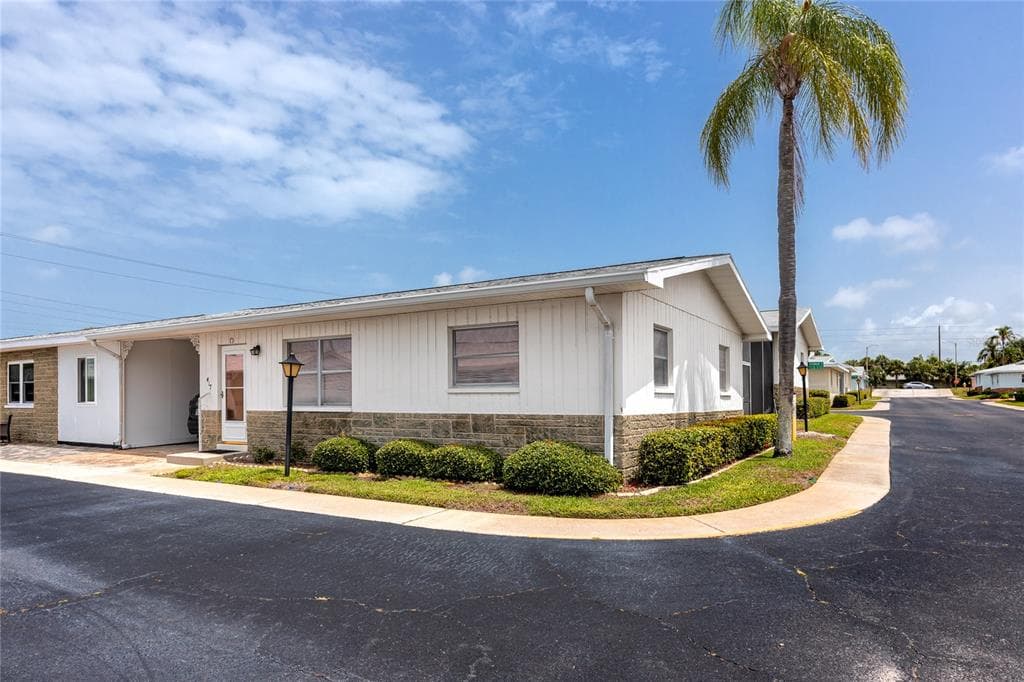 12400 PARK BOULEVARD UNIT 417 SEMINOLE, FL 33772