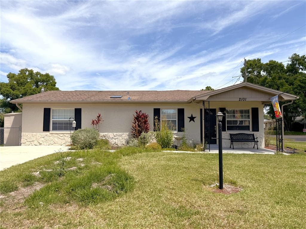 2101 W HAMILTON AVENUE TAMPA, FL 33604