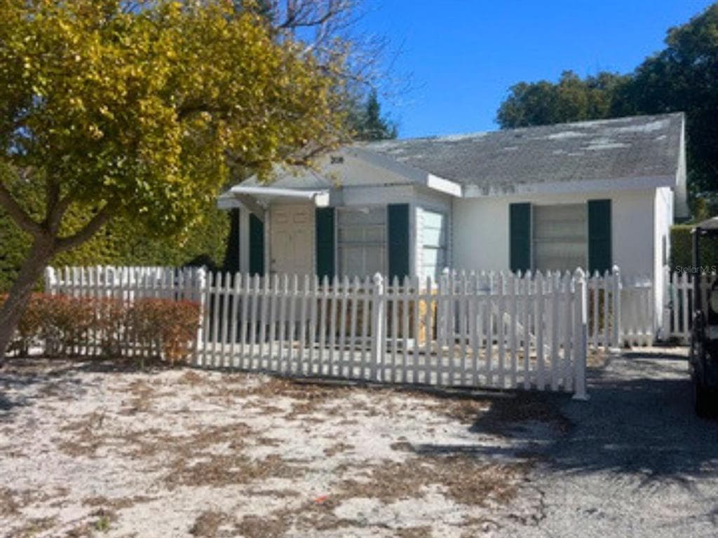 208 13TH STREET SW LARGO, FL 33770