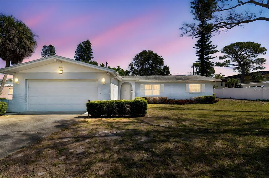 3873 50TH AVENUE S ST PETERSBURG, FL 33711