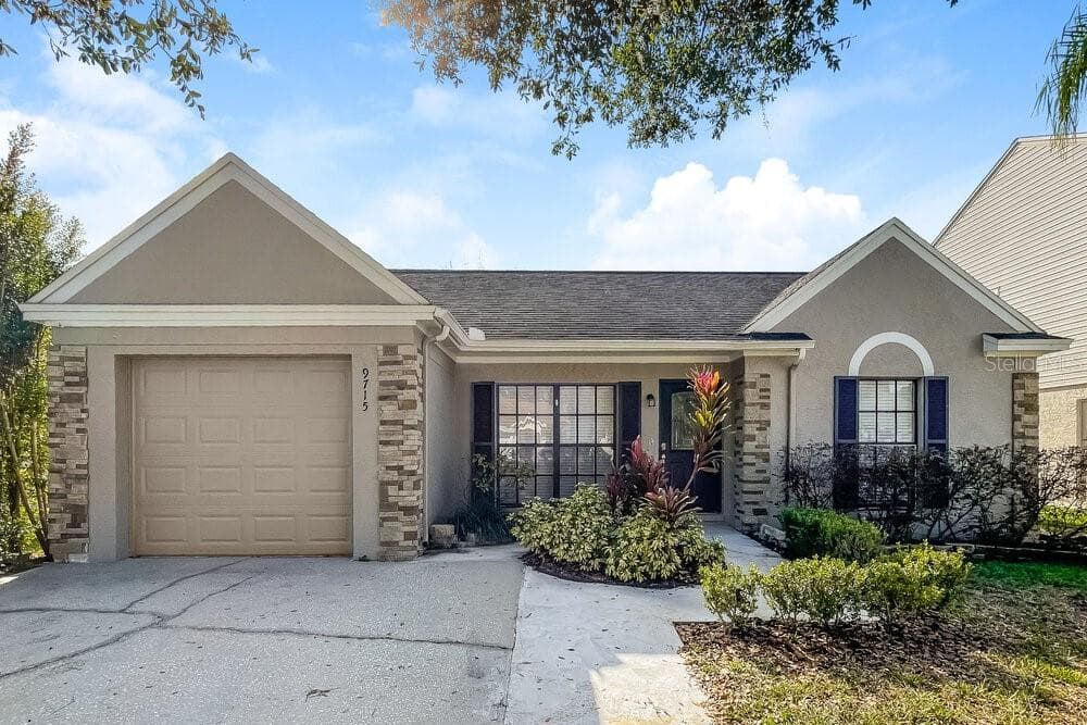9715 LITTLE POND WAY TAMPA, FL 33647