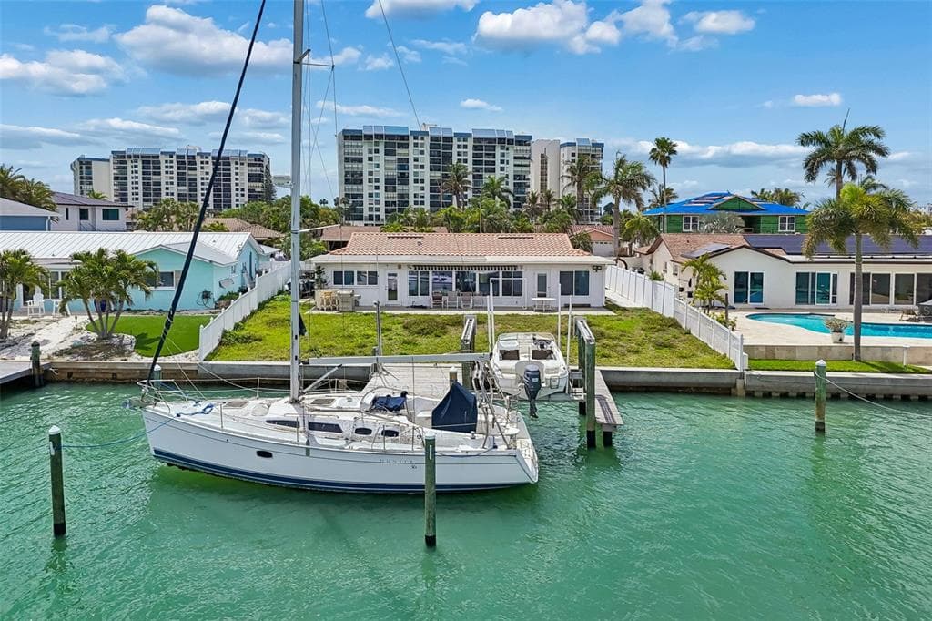 15 BELLEVUE DRIVE TREASURE ISLAND, FL 33706