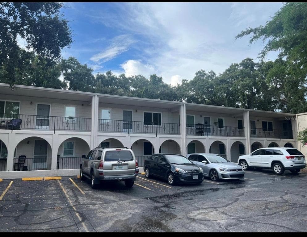 2319 W BRISTOL AVENUE UNIT 103 TAMPA, FL 33609