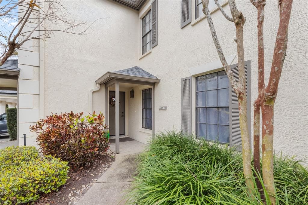 13140 VILLAGE CHASE CIRCLE UNIT 13140 TAMPA, FL 33618