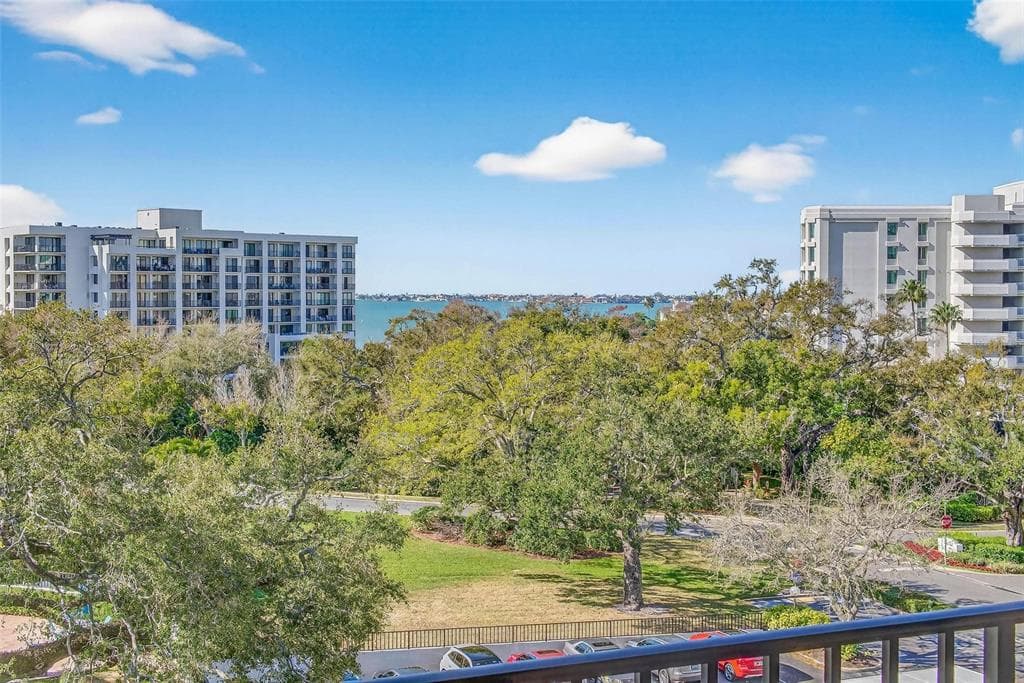 150 BELLEVIEW BOULEVARD UNIT 508 BELLEAIR, FL 33756