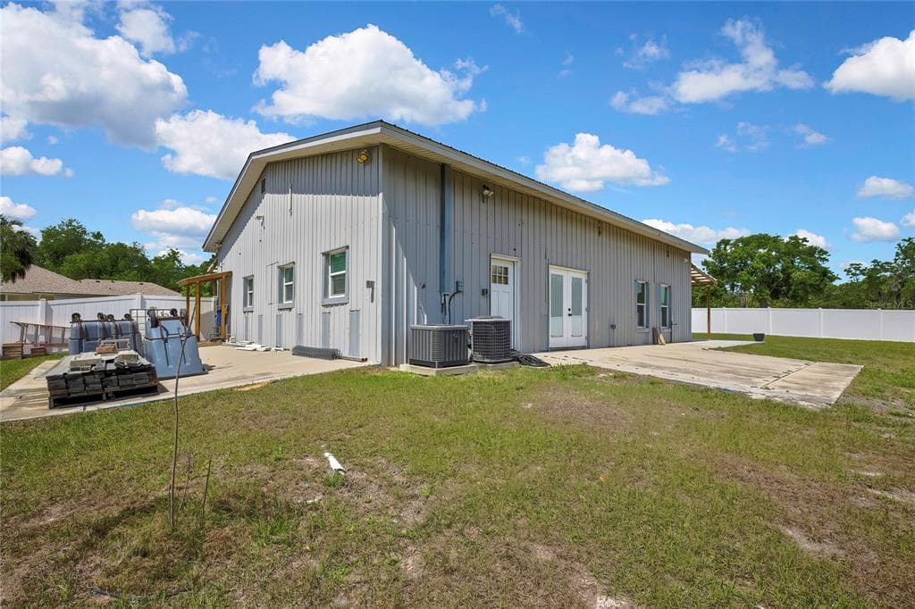 18405 30TH STREET LUTZ, FL 33559