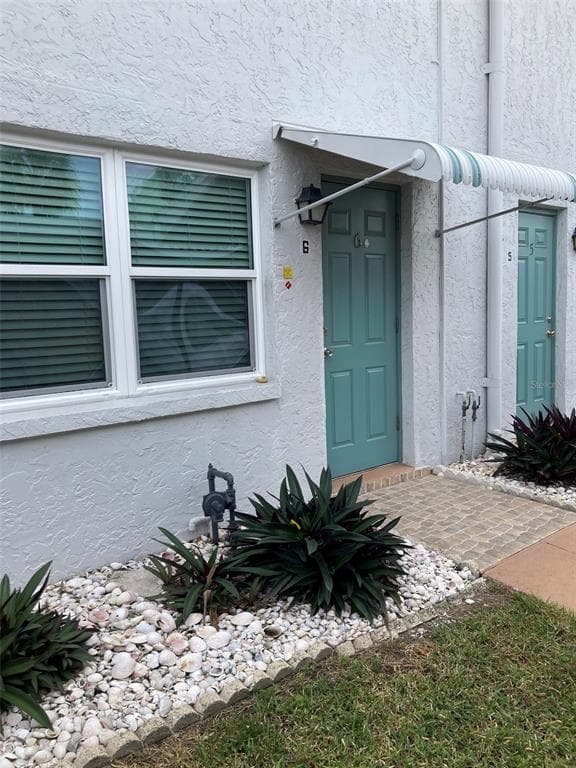 5257 81ST LANE N UNIT 6 ST PETERSBURG, FL 33709