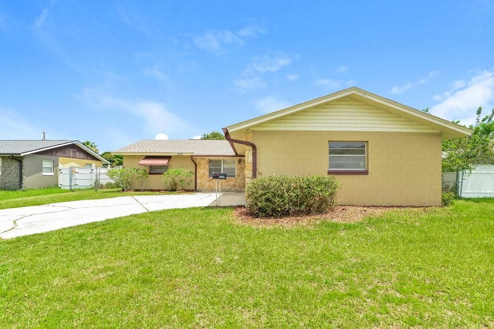 10945 TANGORA STREET ORLANDO, FL 32825