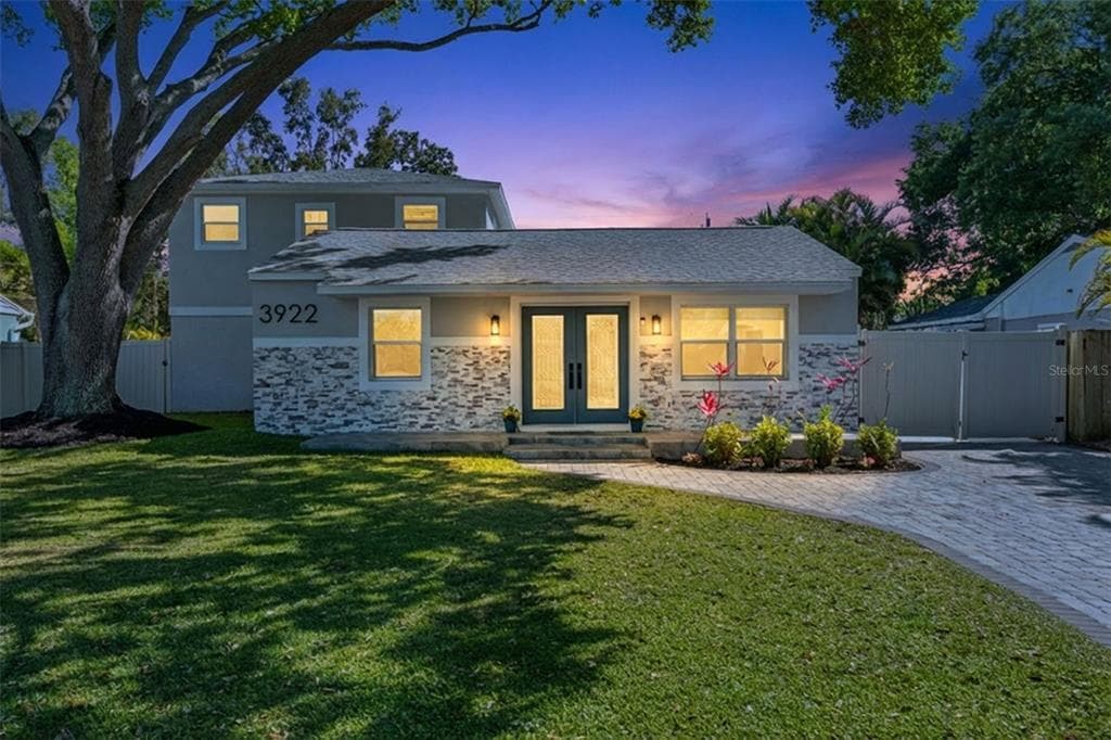 3922 W BAY VIEW AVENUE TAMPA, FL 33611