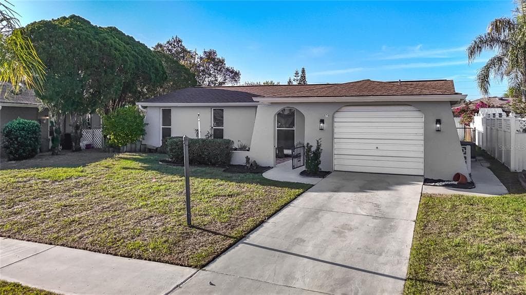 5710 BITTERSWEET DRIVE HOLIDAY, FL 34690