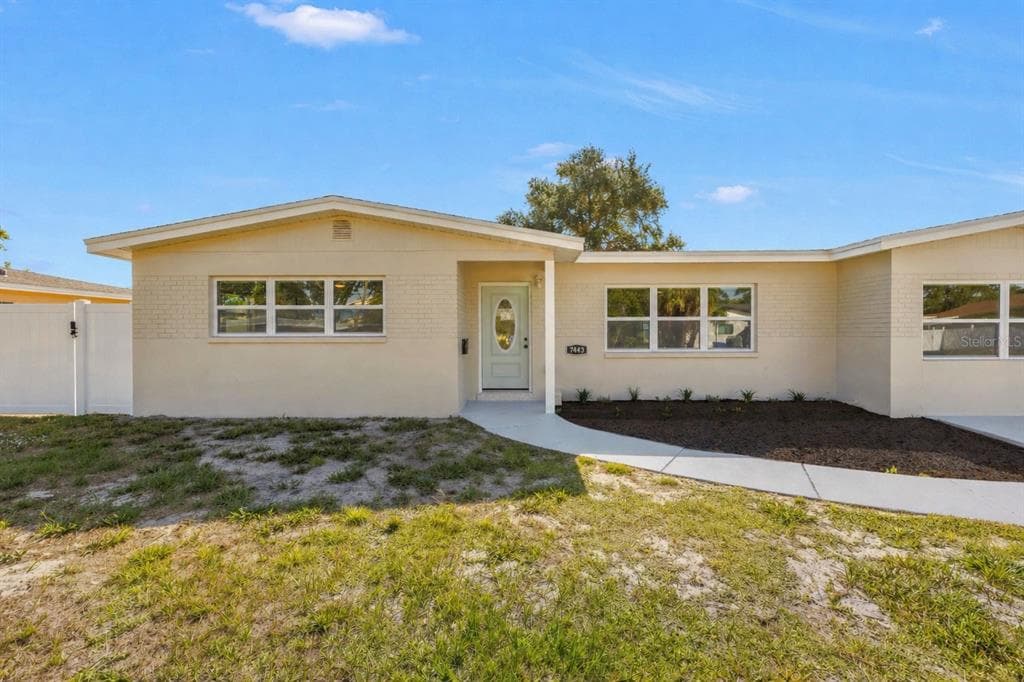 7443 2ND STREET N ST PETERSBURG, FL 33702