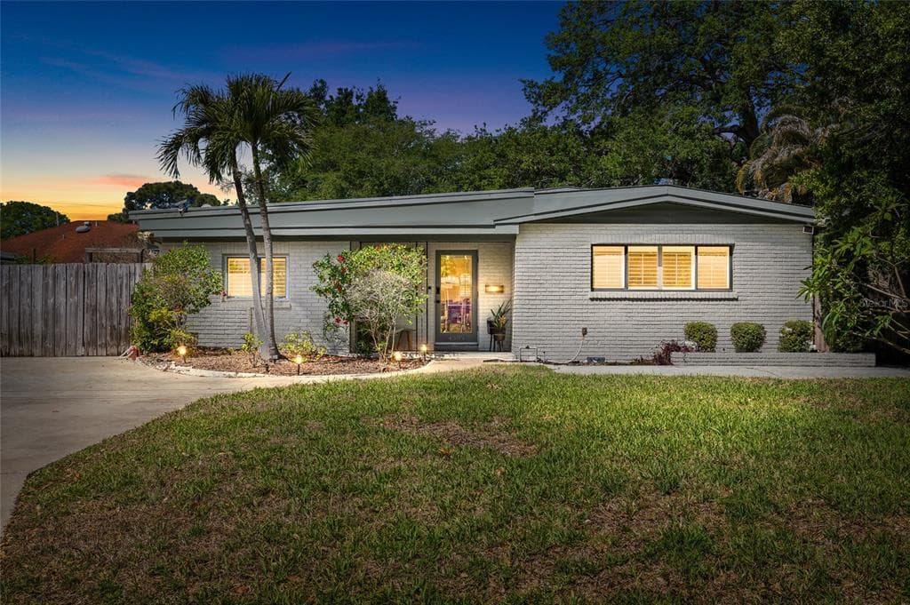 4303 S CAMERON AVENUE TAMPA, FL 33611