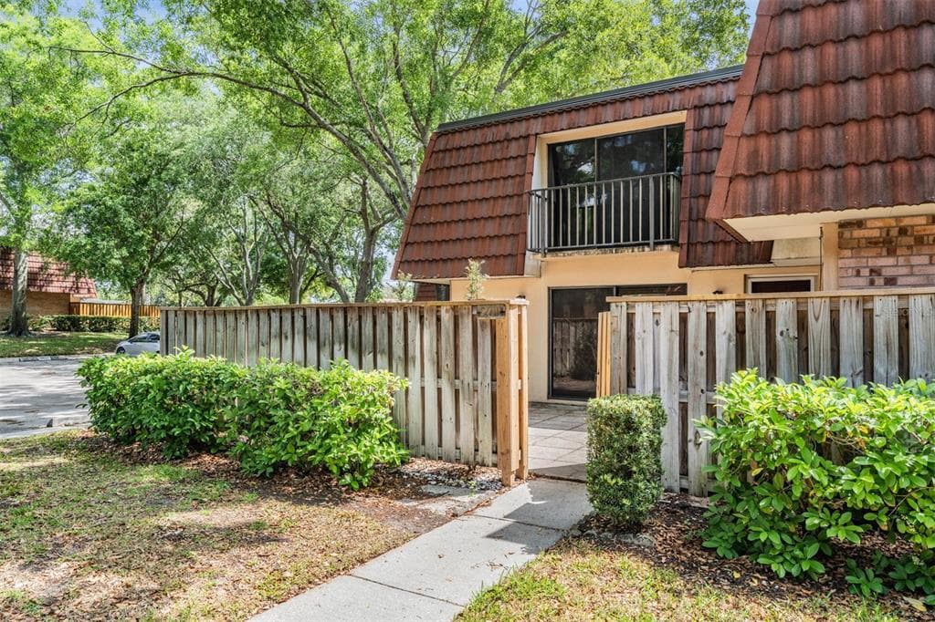 2710 4TH COURT UNIT 71D PALM HARBOR, FL 34684