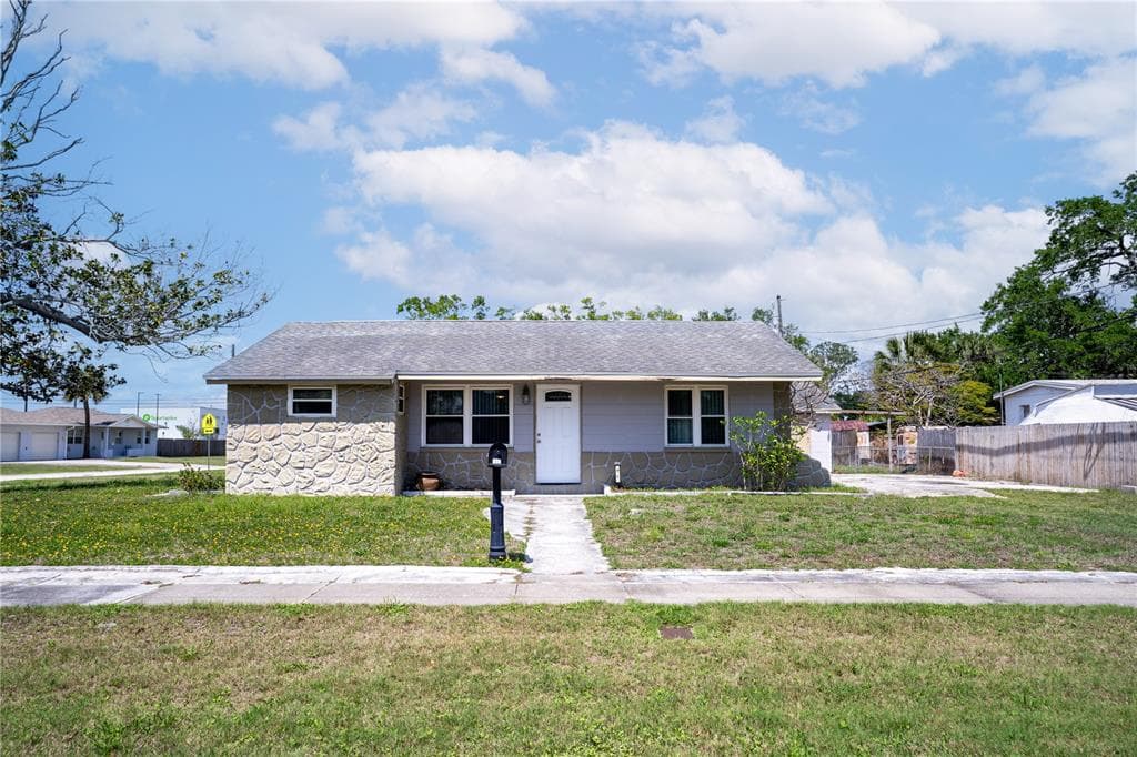 701 61ST AVENUE NE ST PETERSBURG, FL 33703