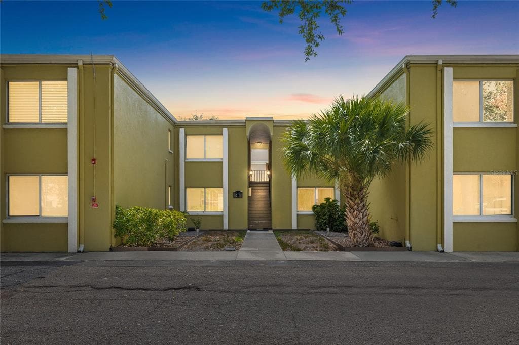 3206 W AZEELE STREET UNIT 227 TAMPA, FL 33609