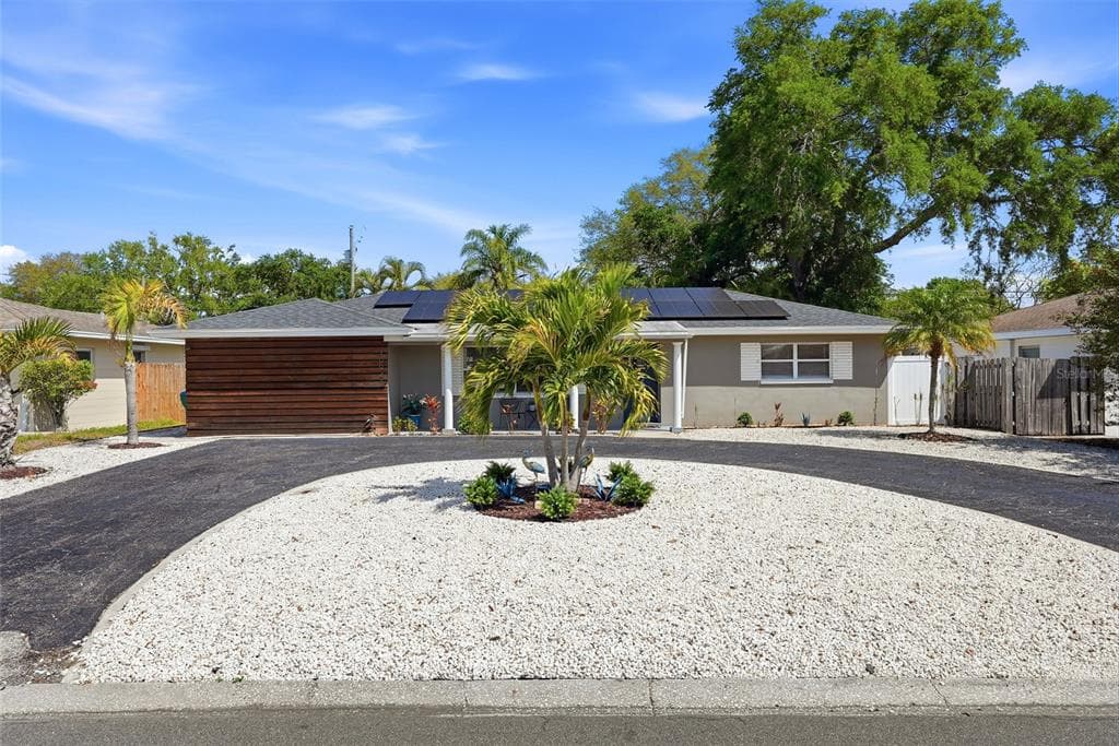 10943 90TH AVENUE SEMINOLE, FL 33772