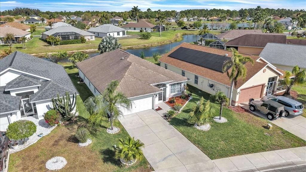 8571 GASSNER WAY LEHIGH ACRES, FL 33972