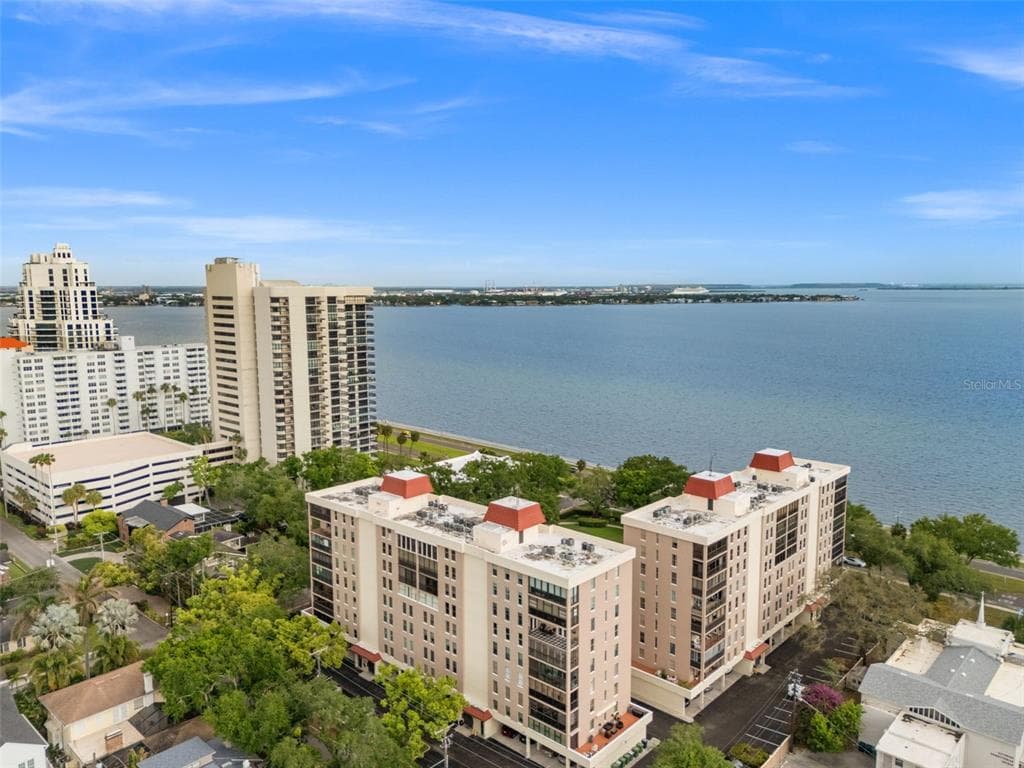2403 S ARDSON PLACE UNIT 702B TAMPA, FL 33629