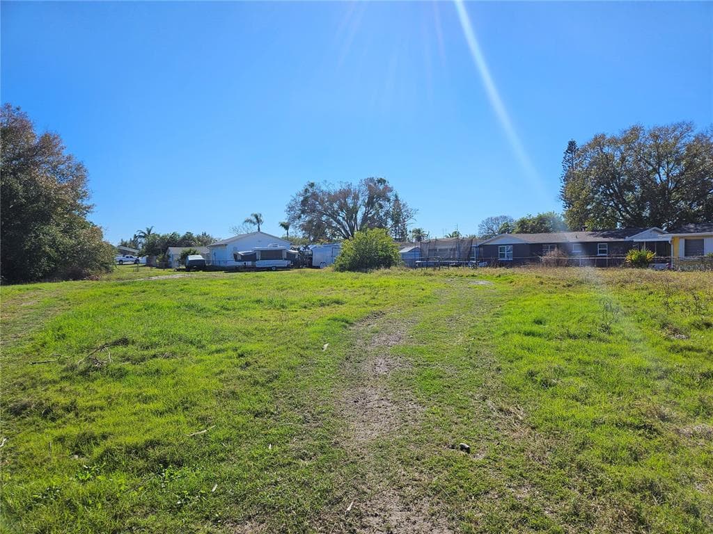 1754 SOLAR DRIVE HOLIDAY, FL 34691