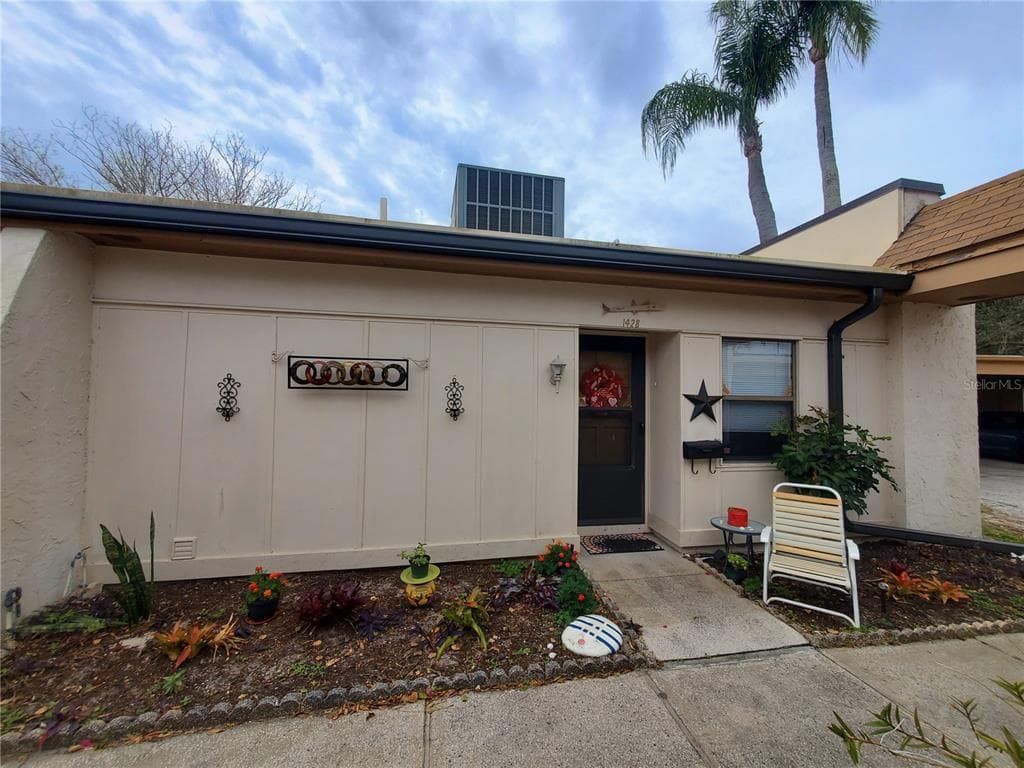 1428 ARROWHEAD CIRCLE W CLEARWATER, FL 33759