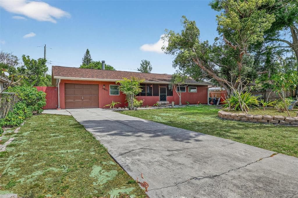 4811 22ND STREET W BRADENTON, FL 34207
