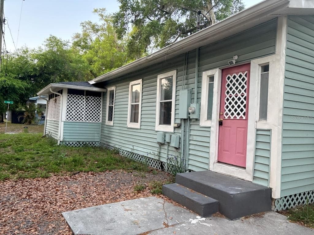 922 E IDA STREET TAMPA, FL 33603