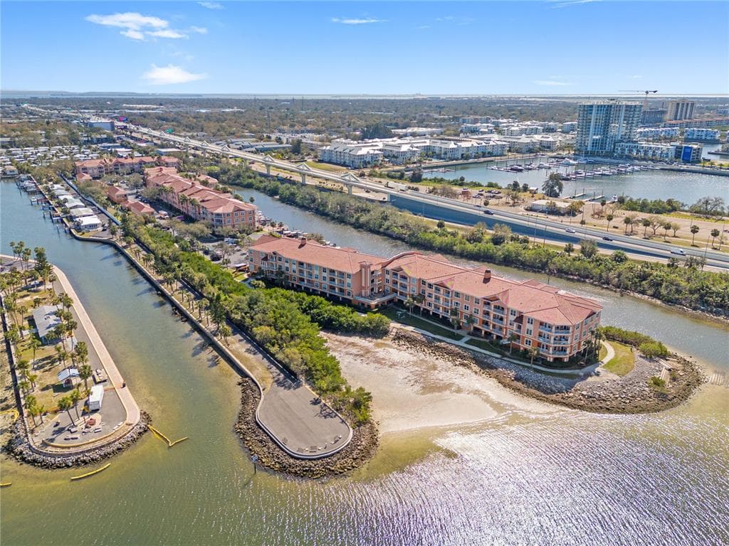5000 CULBREATH KEY WAY UNIT 4-204 TAMPA, FL 33611