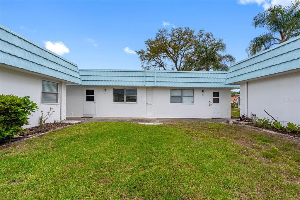 1801 BEDFORD LANE UNIT 33 SUN CITY CENTER, FL 33573