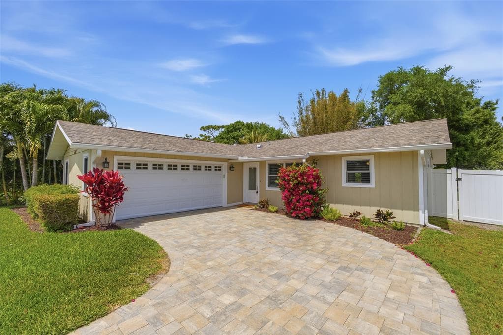 1450 STRADA D ORO VENICE, FL 34292