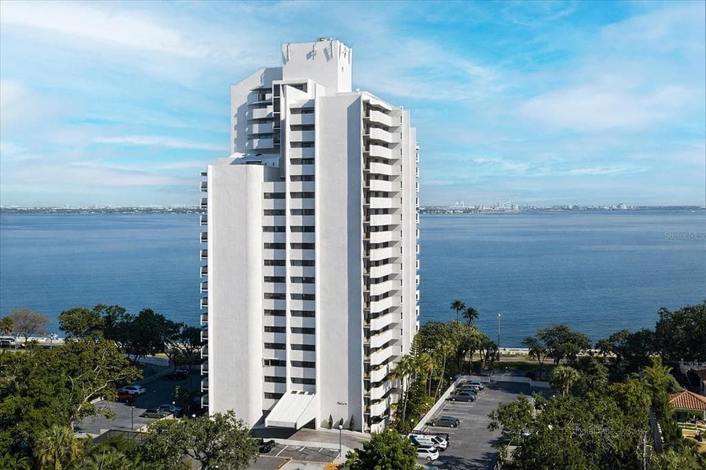 4141 BAYSHORE BOULEVARD UNIT 2001 TAMPA, FL 33611