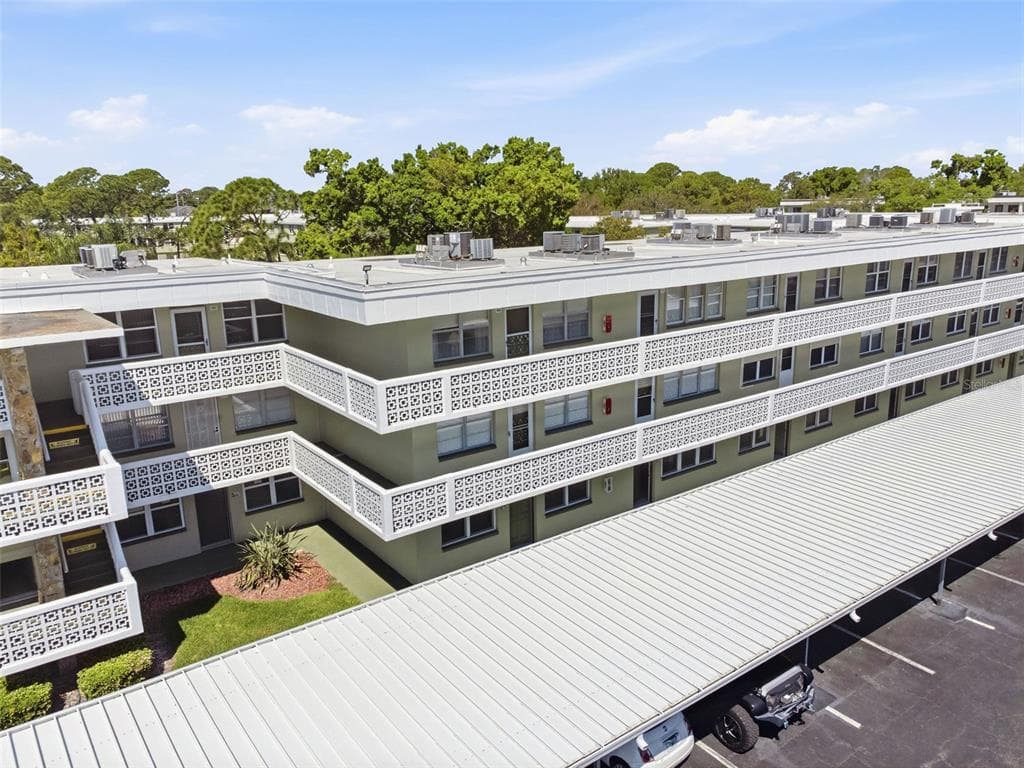 4890 BAY STREET NE UNIT 326 ST PETERSBURG, FL 33703