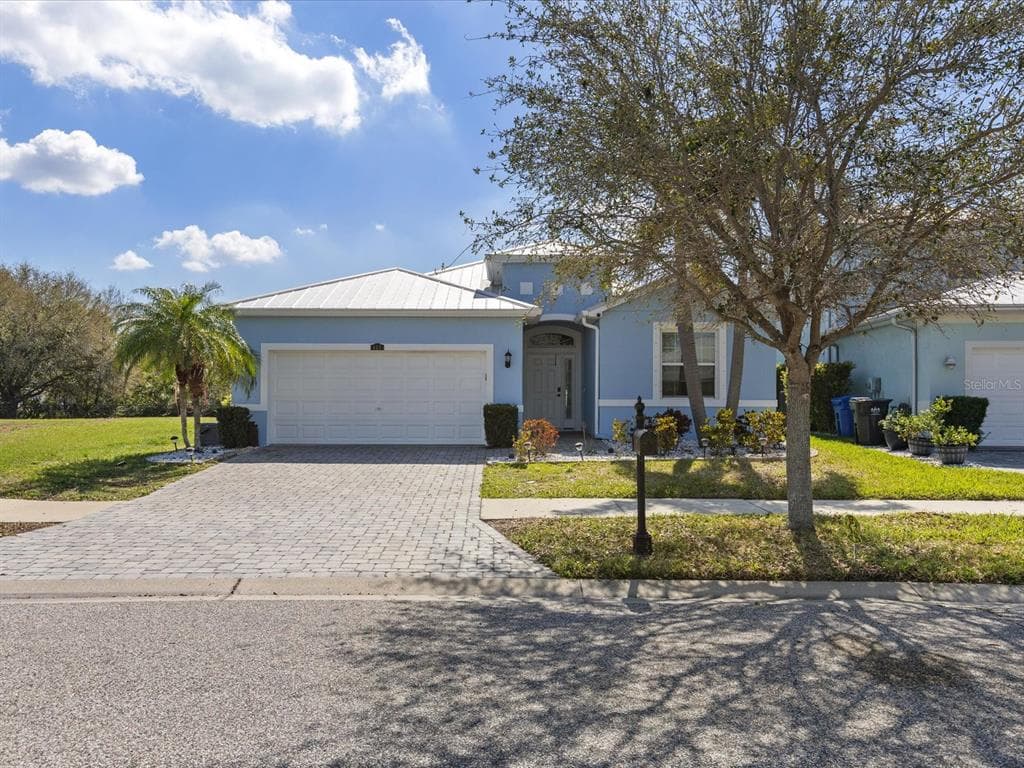 445 BAHAMA GRANDE BOULEVARD