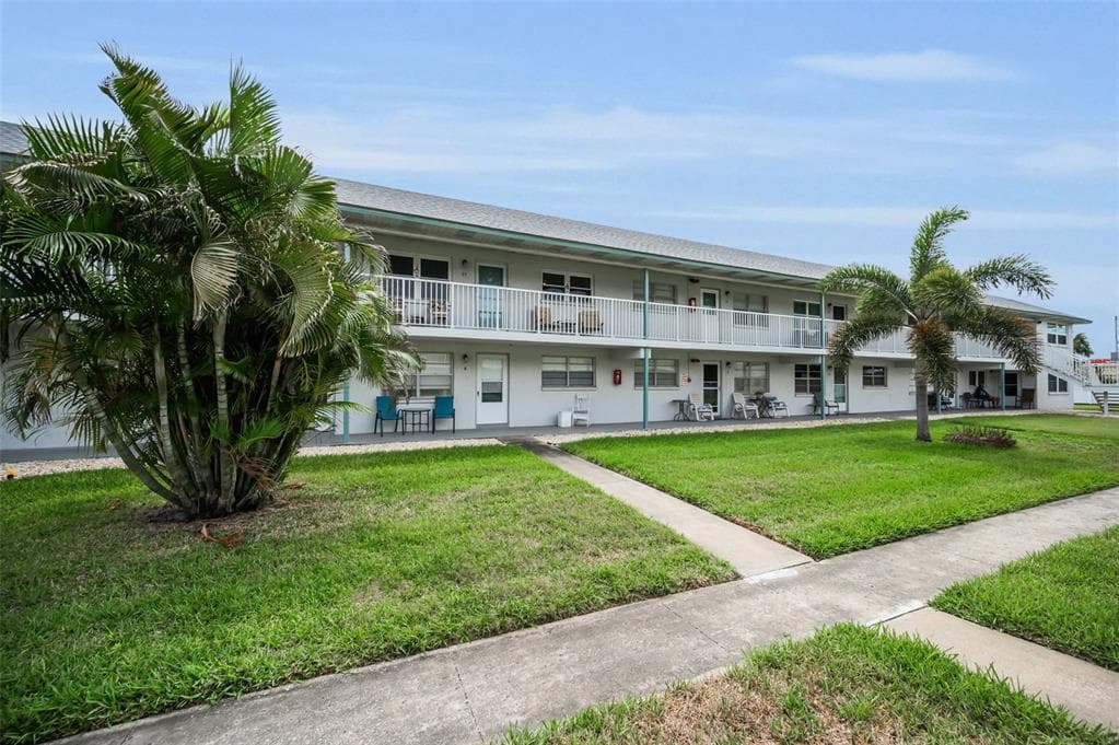5227 81ST LANE N UNIT 22 ST PETERSBURG, FL 33709