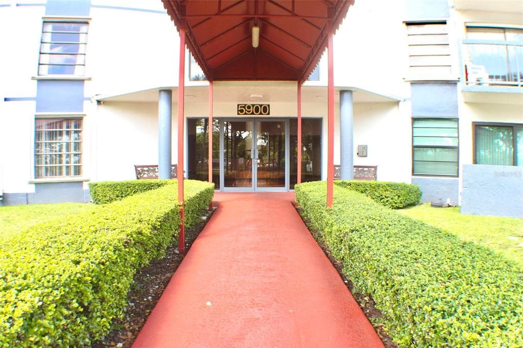 5900 SW 127TH AVENUE UNIT 3213 MIAMI, FL 33183