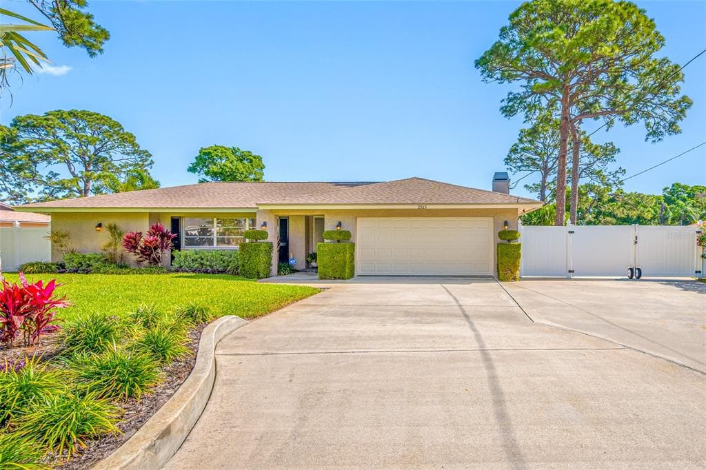 2515 DESOTO WAY S ST PETERSBURG, FL 33712