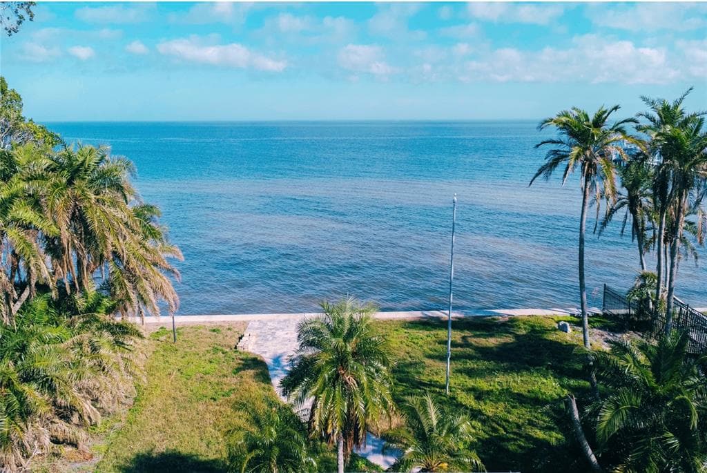 5926 BAHAMA SHORES DRIVE S ST PETERSBURG, FL 33705